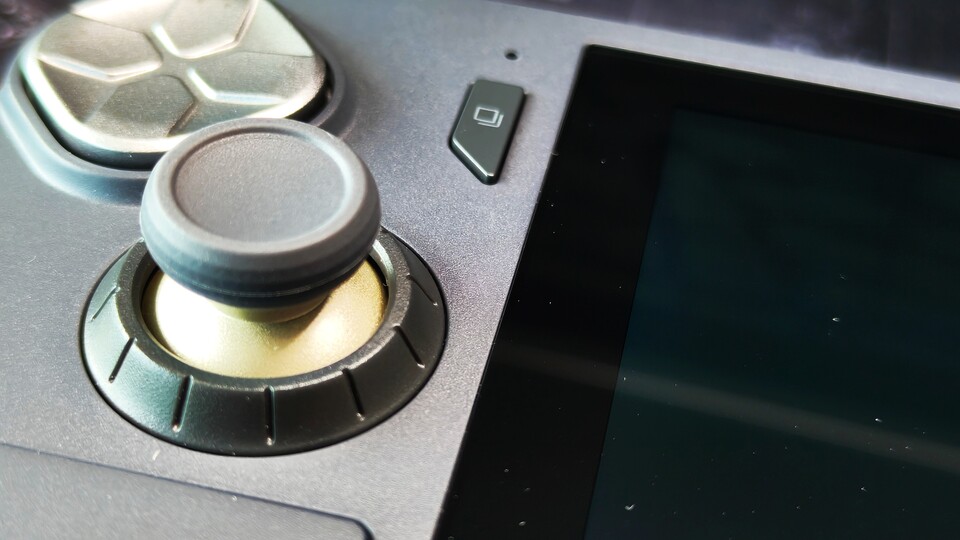 Das ist ein Feature, das ich mir bei jeden Handheld wünsche: Drehschalter um den Joysticks.