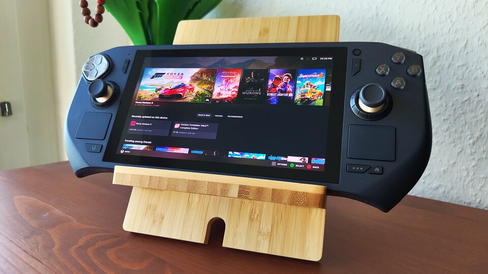 Der Bildschirm gefällt mir direkt besser als bei der Asus ROG Ally oder der MSI Claw.