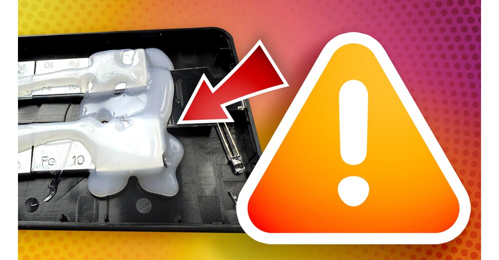 Vater kauft sich riesige Festplatte mit 20 Terabyte, aber sie funktioniert nicht – als sein Sohn sie öffnet, staunt er nicht schlecht: Im Inneren sind Gewichte mit Heißkleber befestigt