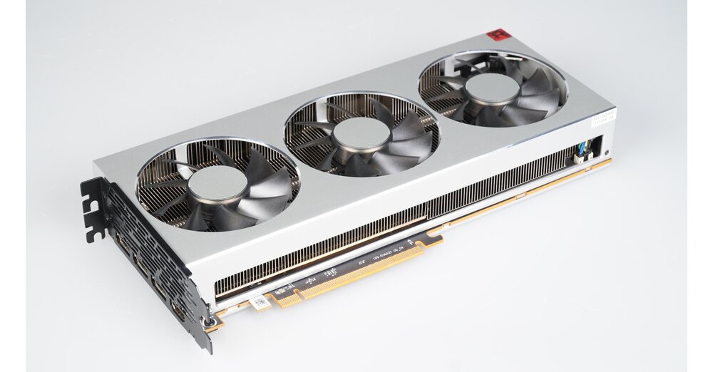 テストでの AMD Radeon VII 