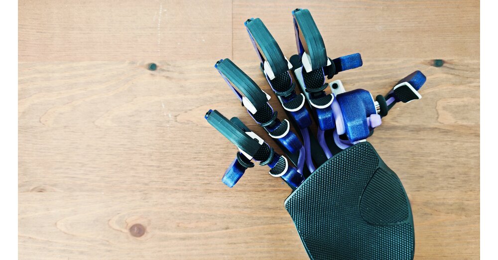 Azeron Cyborg: Der außergewöhnliche Controller-Tastatur-Hybrid im Überblick