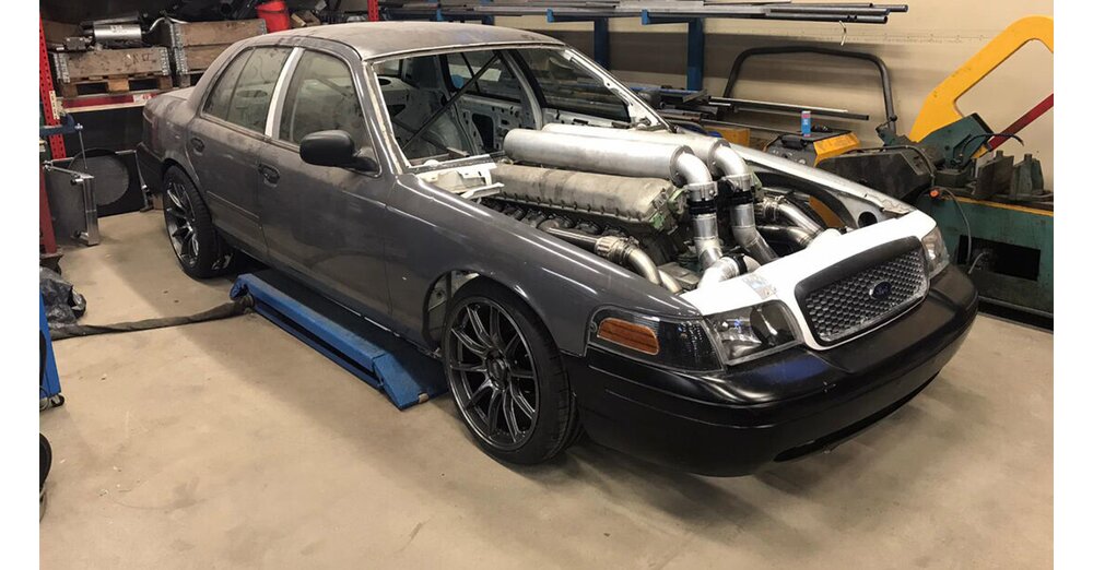 2.500 PS: Tüftler erschaffen mit Panzermotor ein Monster-Auto