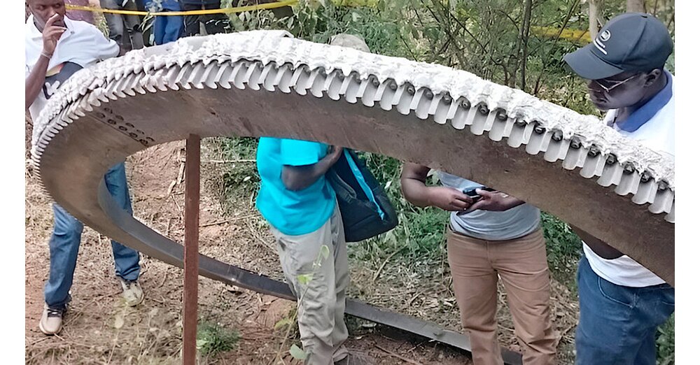 Un anneau métallique pesant une demi-tonne est tombé du ciel. L'agence spatiale présente sur place au Kenya a confirmé ce que beaucoup soupçonnaient