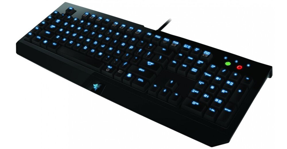 クラウドドライバーを備えたレイザーブラックウィドウ究極