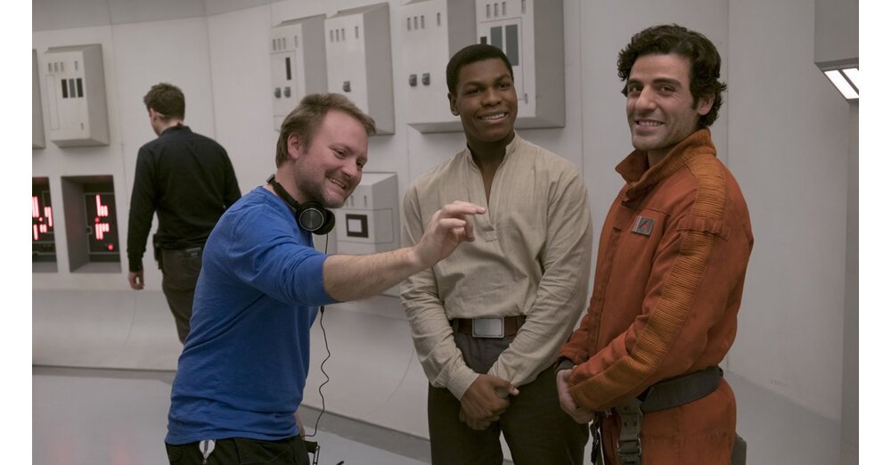 スターウォーズ8-監督のリアン・ジョンソンはファンの批判に反応します