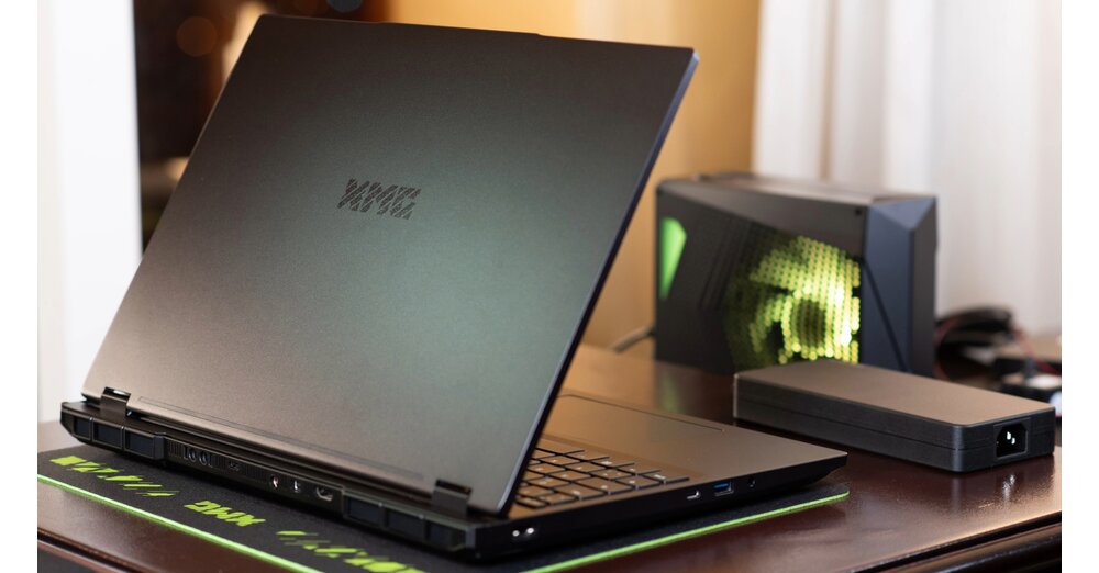 CES 2025 : nouvel ordinateur portable haut de gamme de XMG avec ordinateur portable Intel Core Ultra 9 et RTX 5090