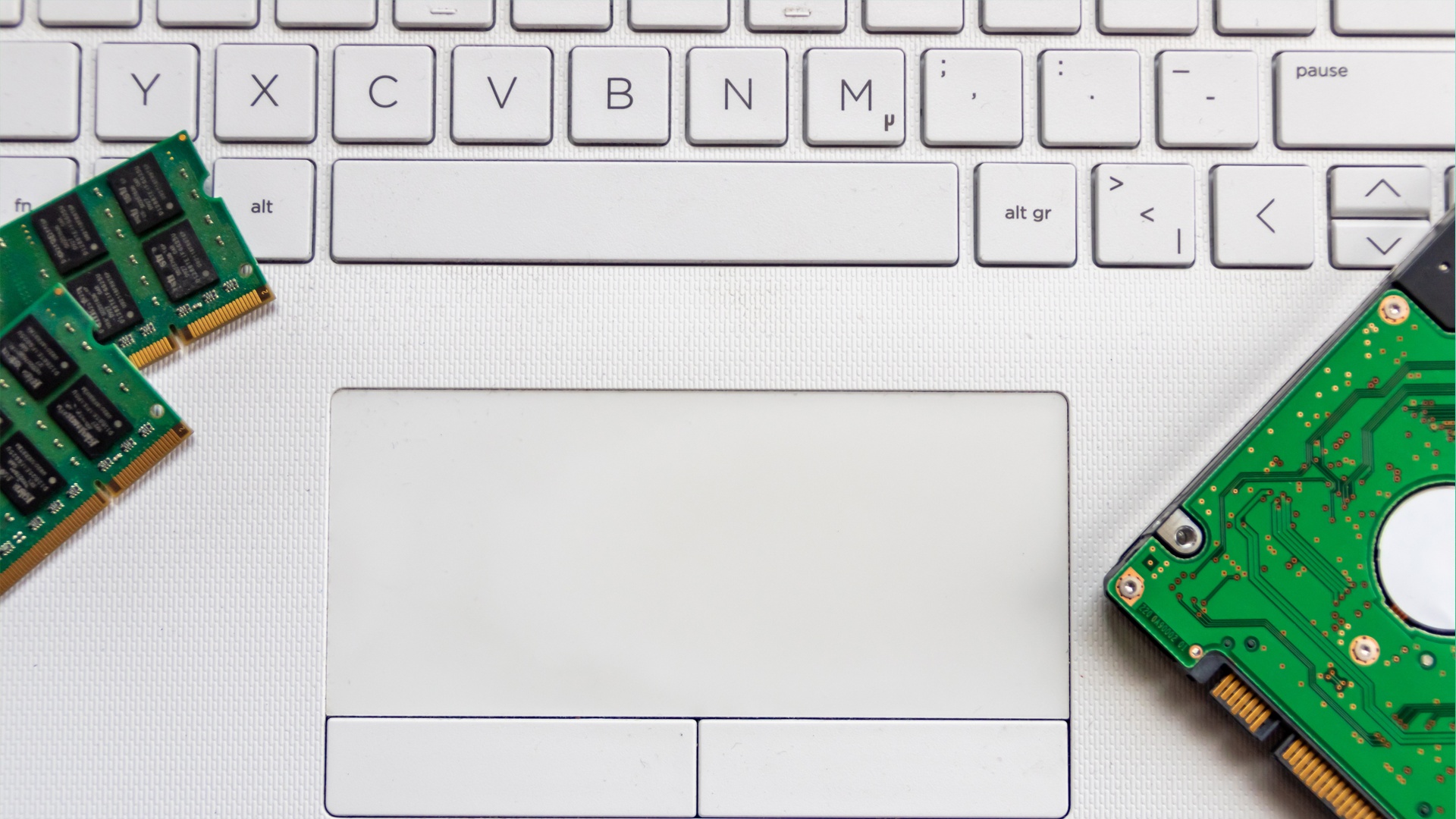 Special: Laptops - Ein alter Laptop muss kein Schrott sein: So macht ihr das Gerät in wenigen Schritten wieder fit für den Alltag