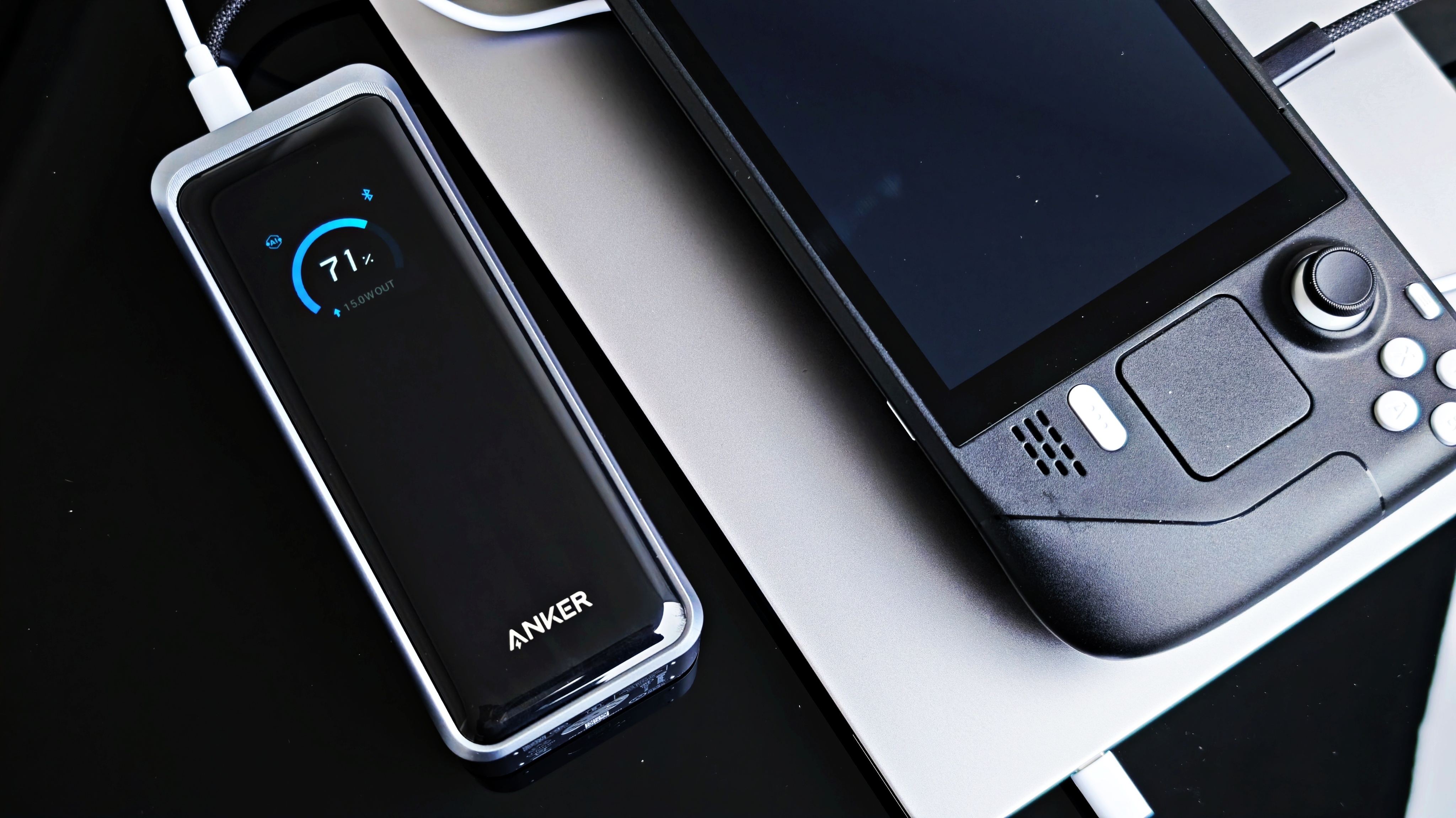 Special: Gadgets - Ich habe eine Powerbank für 200 Euro ausprobiert, die weit mehr kann als Laden – aber ist das wirklich nötig?