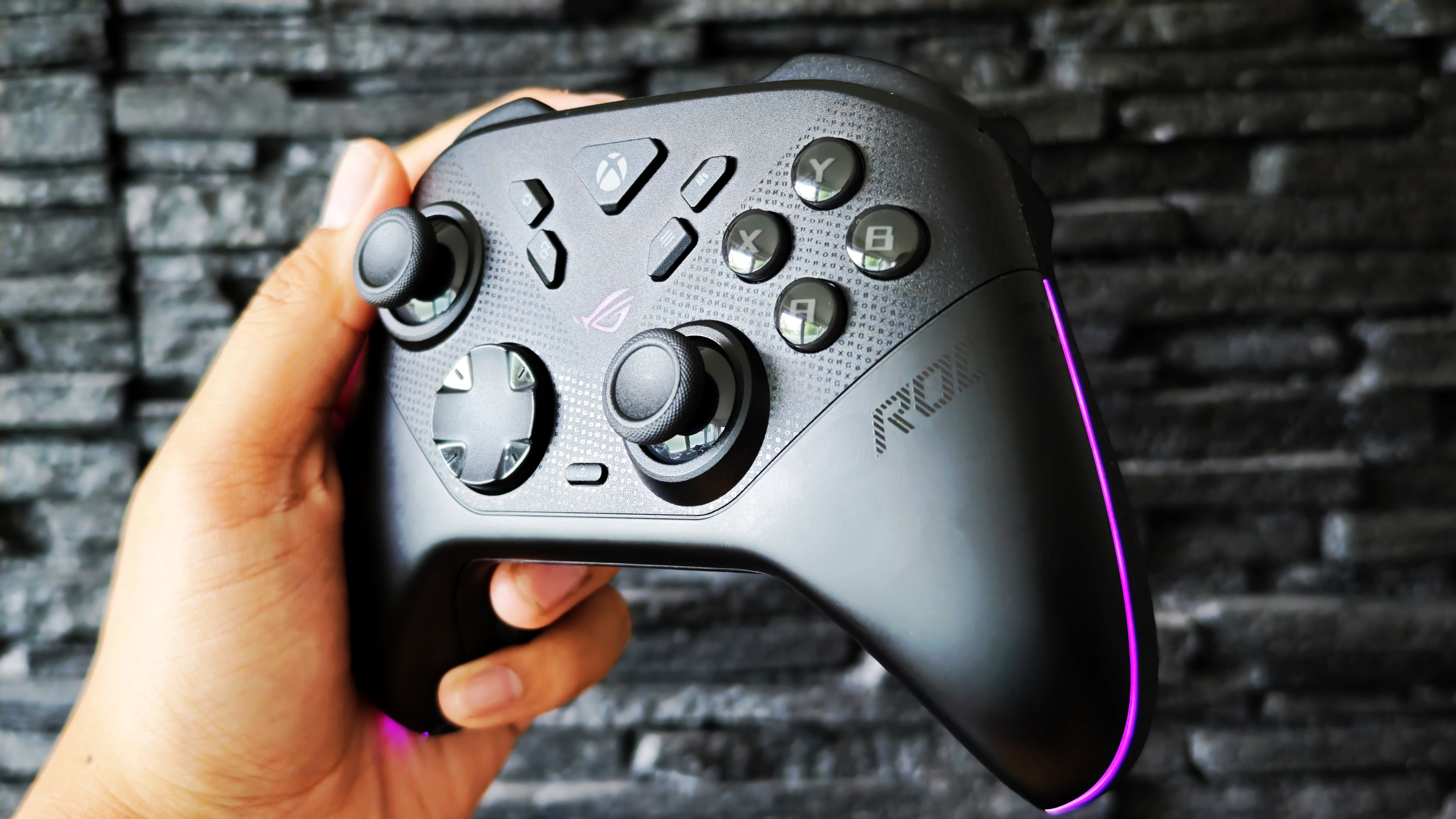 Test: Peripherie - Asus ROG Raikiri II im Test: Vergesst den Xbox Elite – dieser Controller ist in nahezu jeder Hinsicht besser