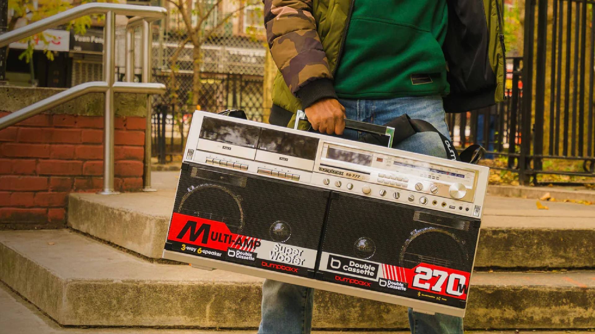 News: Boombox - Eine Legende kehrt zurück: 40 Jahre alte Musik-Technik zum Mitnehmen sammelt bei Kickstarter Millionen von Euro