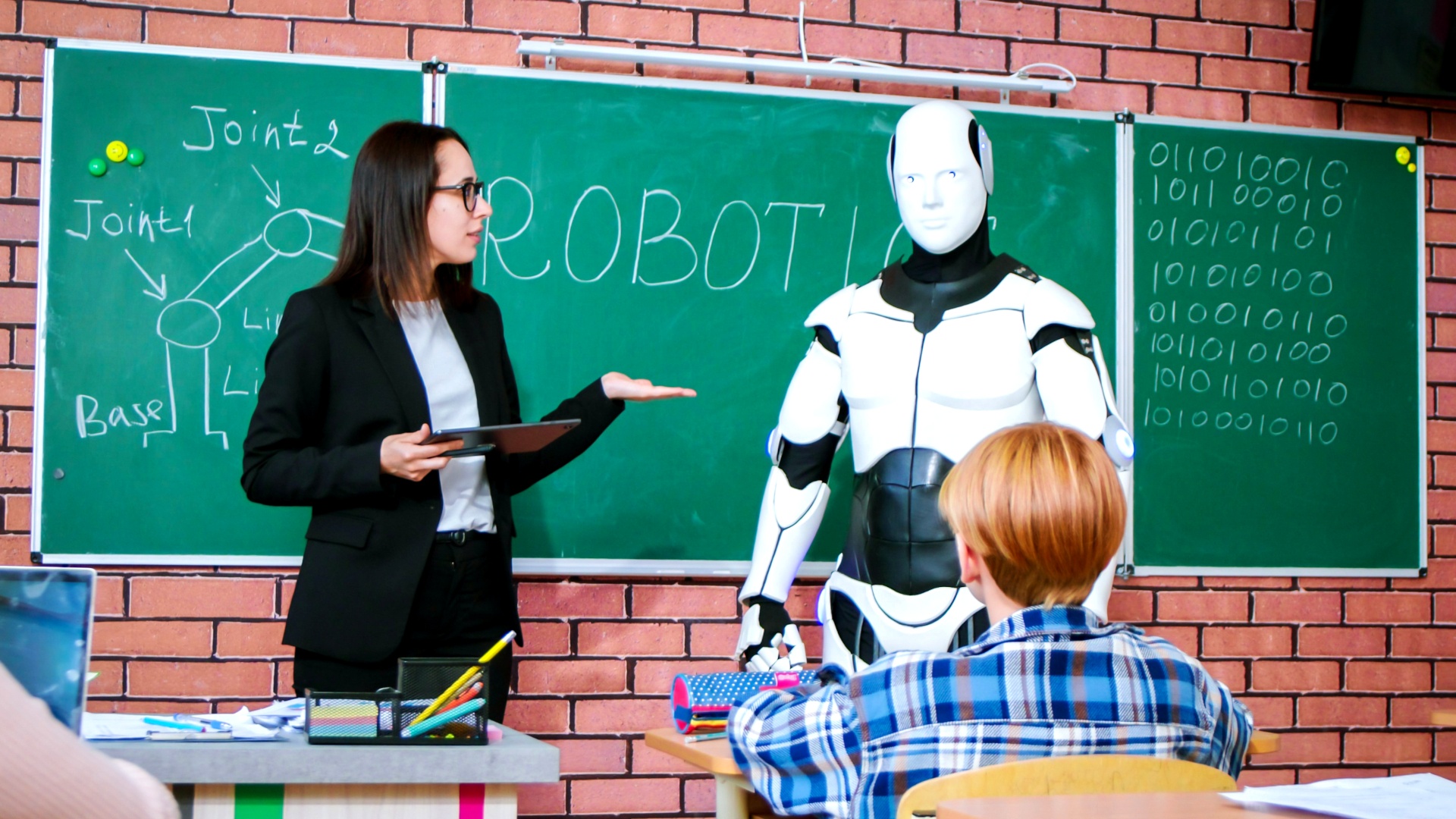 Special: ChatGPT - KI-Abiturarbeit mit grobem Schnitzer zu Beginn: Eine Lehrerin und KI-Tools korrigieren sie, doch Mensch und KI kommen zu ganz unterschiedlichen Ergebnissen