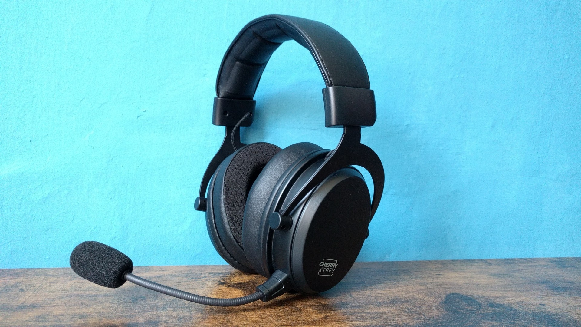 Groß geworden mit Tastatur-Schaltern, wagt sich Cherry erneut an Gaming-Headsets heran: Für wen sich das Xtrfy H3 Wireless lohnt