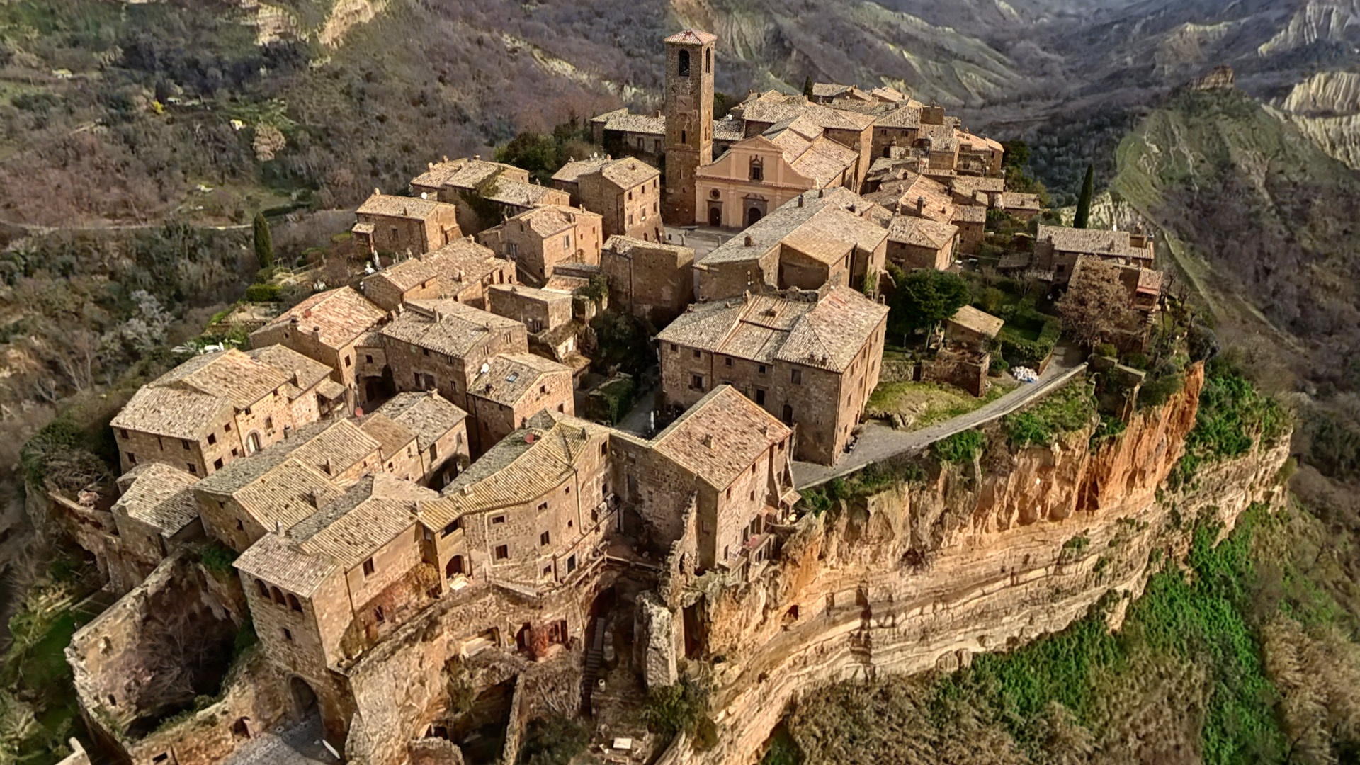 News: Drohnen - Pompeji und die sterbende Stadt in Italien sind in ihrer Existenz bedroht: Daher will man sie jetzt digital und in hoher Qualität bewahren