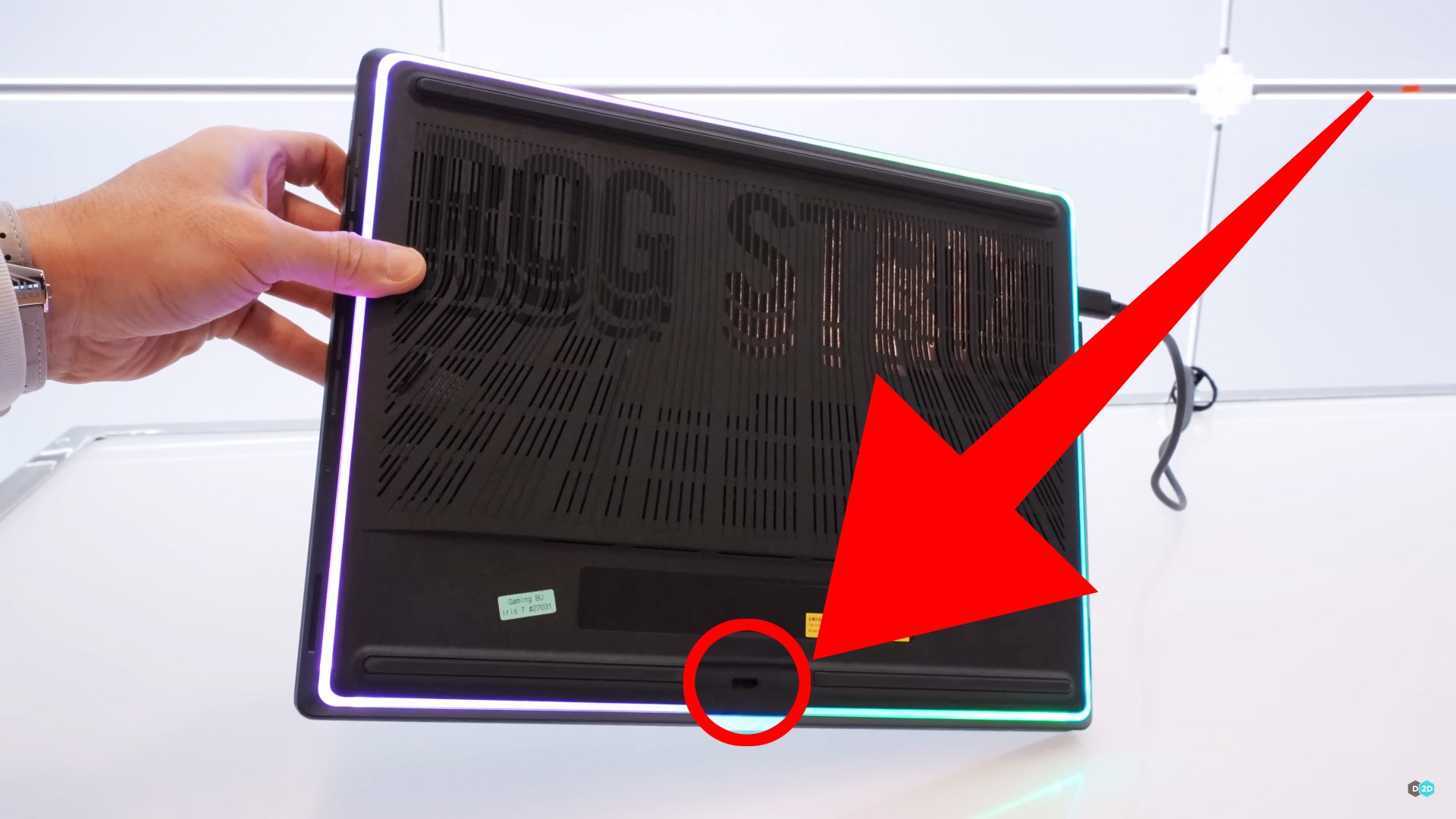 Gaming-Laptop öffnen leicht gemacht: Asus Strix Scar setzt bei der CES 2025 neue Maßstäbe