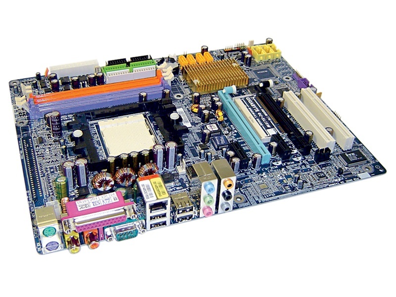 Gigabyte K8N Pro-SLI