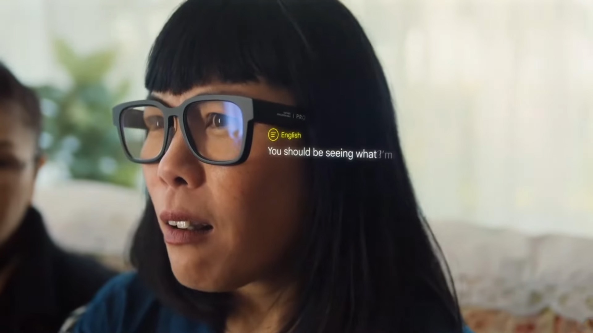 Wearables vor Gericht - Er nutzte als Zeuge unerlaubt eine smarte Brille – dann kam der Ton plötzlich aus dem Handy-Lautsprecher und die Richterin reagierte
