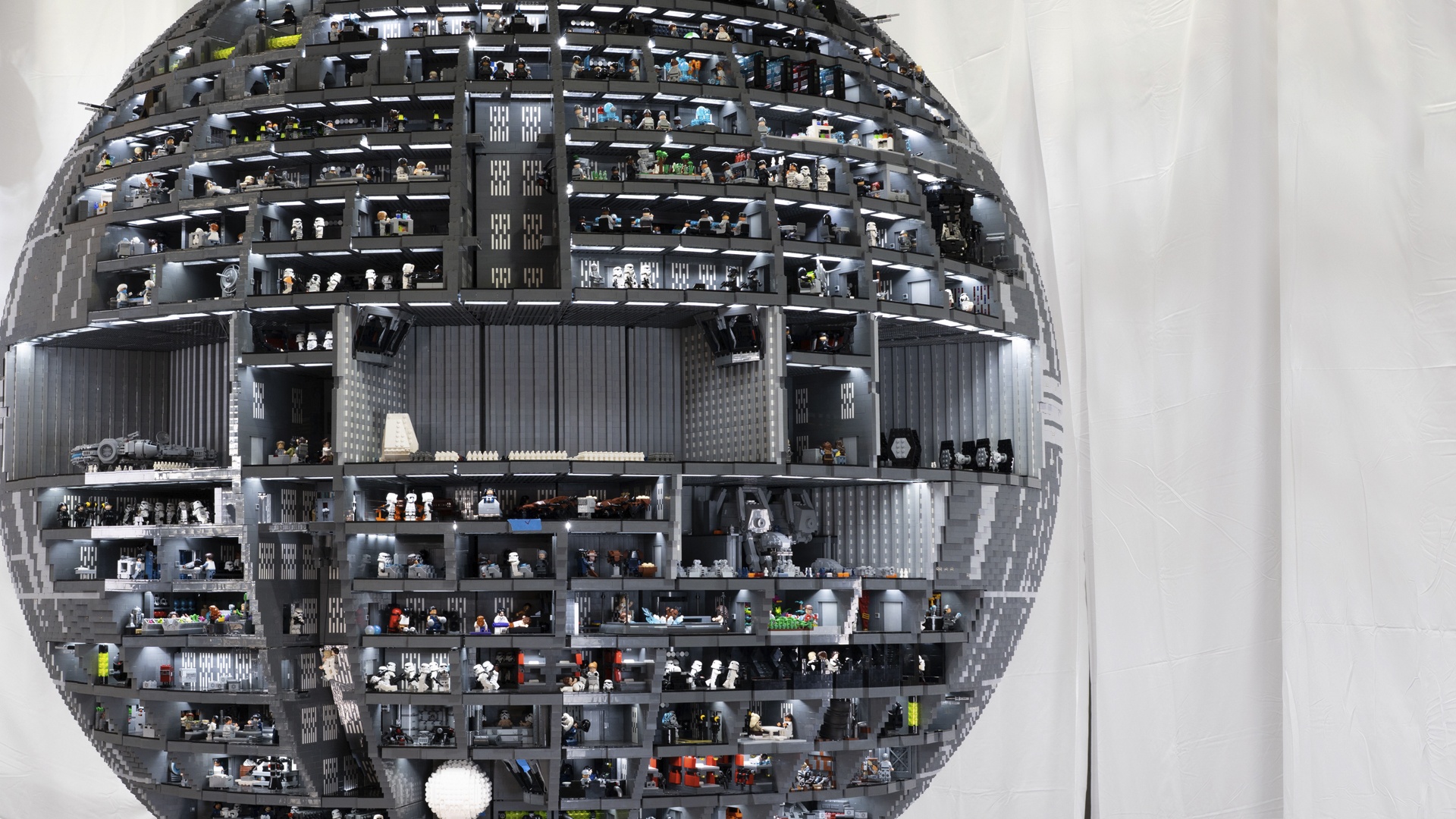 News: Lego Star Wars - Der weltweit größte Todesstern hat 183.652 Teile und beherbergt 429 Minifiguren in 105 Räumen