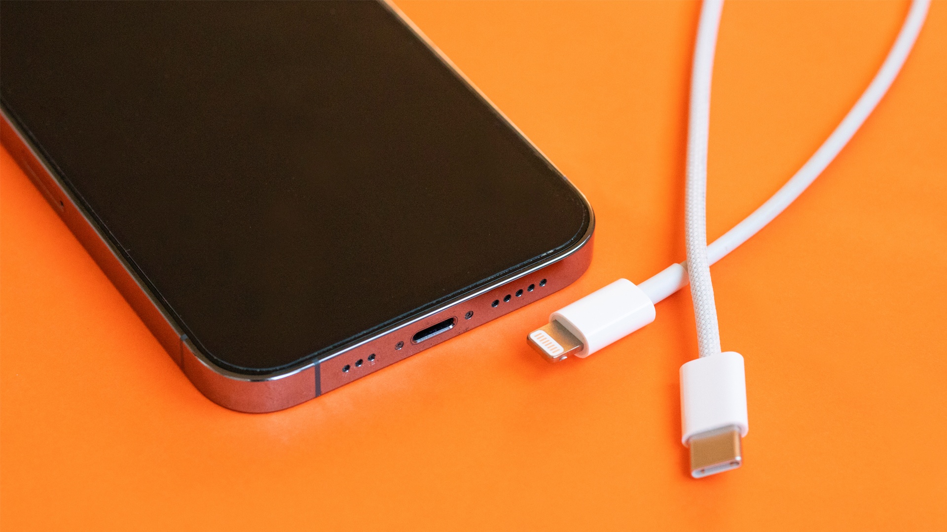 #Zieht Apple nach und spendiert dem iPhone 15 endlich USB-C? Das ist dran