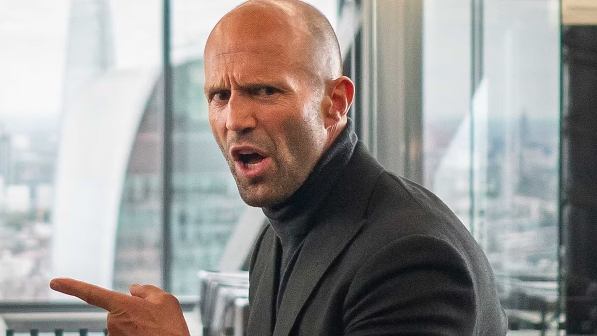 News: Jason Statham - Jason Statham wird zu Jason Statham im neuen Actionfilm »Jason Statham stole my bike«