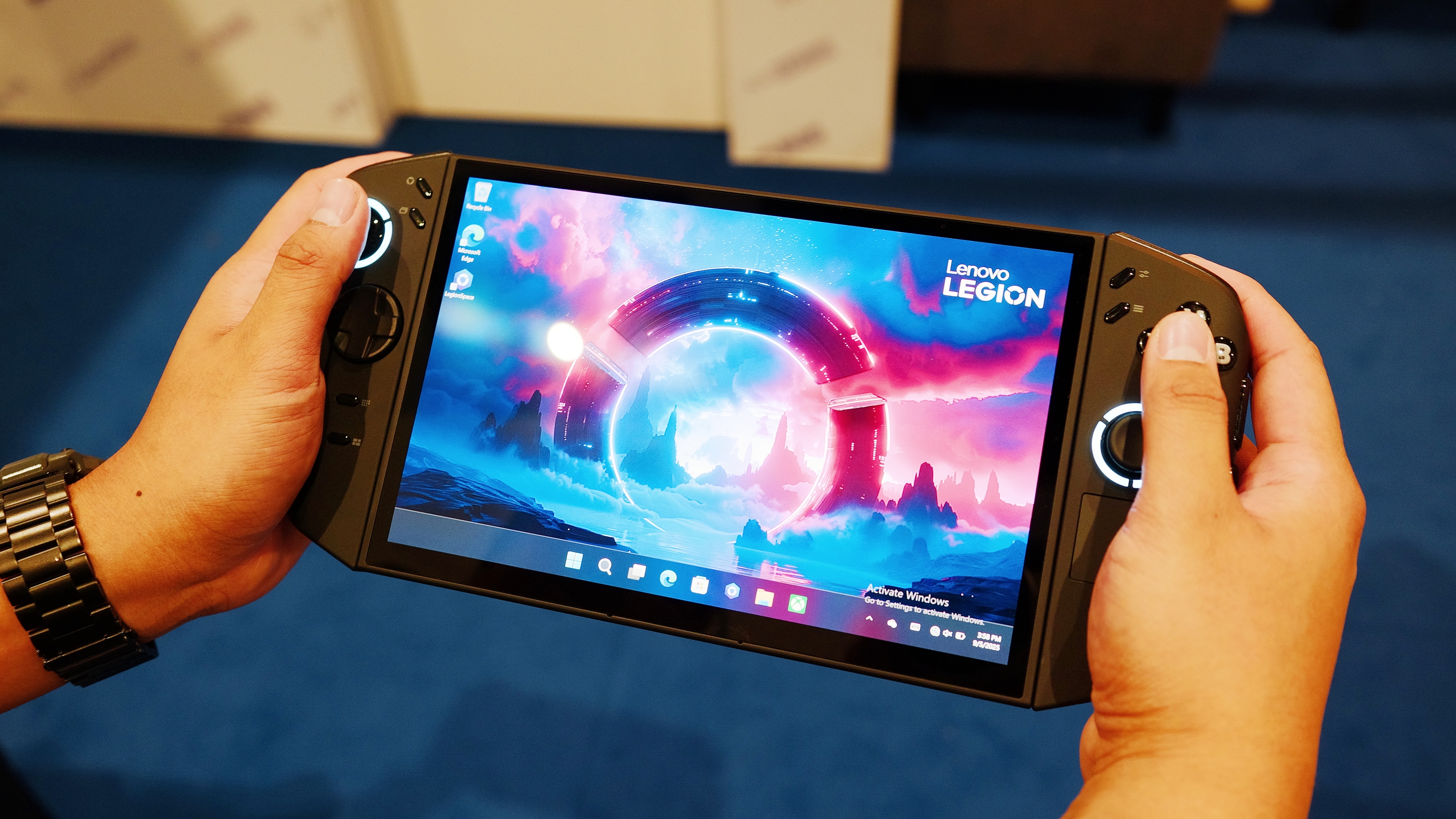 News: Handhelds - Der Handheld mit dem besten Display bekommt 2026 wohl eine Version mit SteamOS