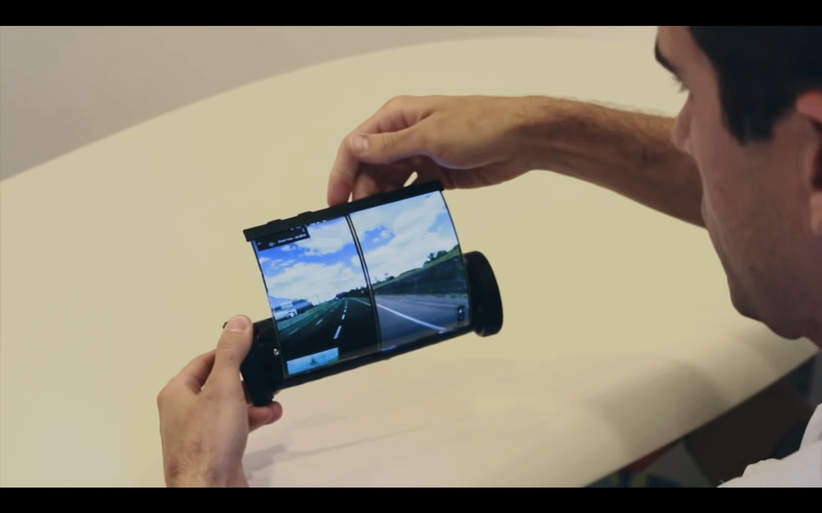 MagicScroll - Forscher entwickeln Tablet zum Zusammenrollen