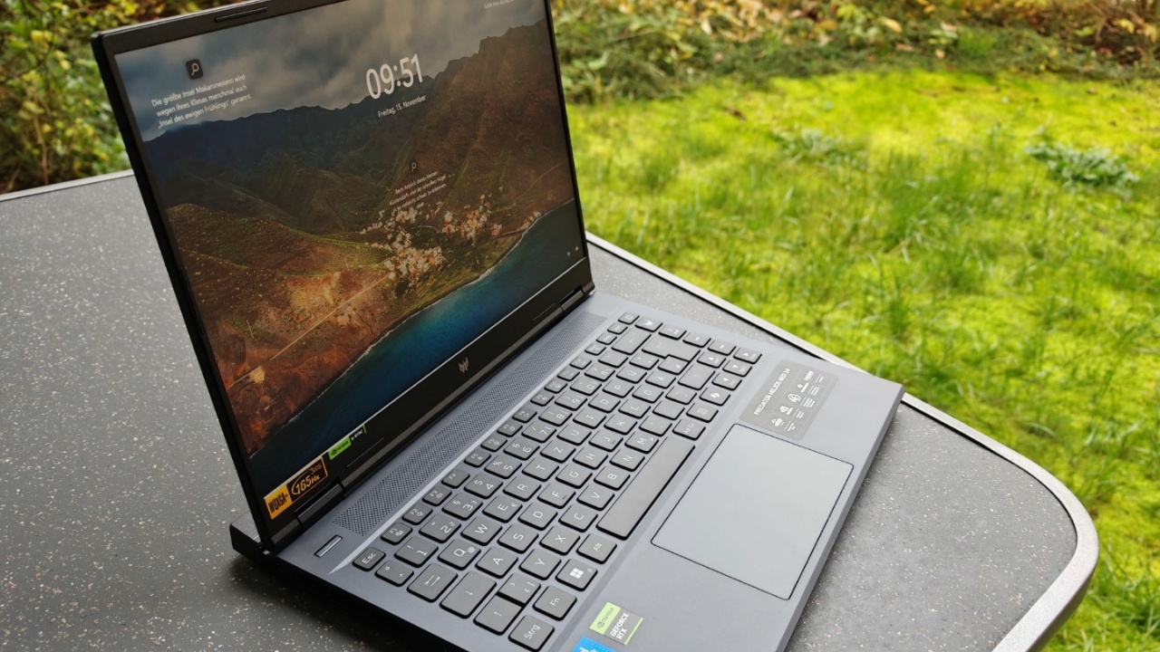 Das Acer Helios Neo 14 zeigt im Test eine brachiale Leistung und viel zu hohe Temperaturen