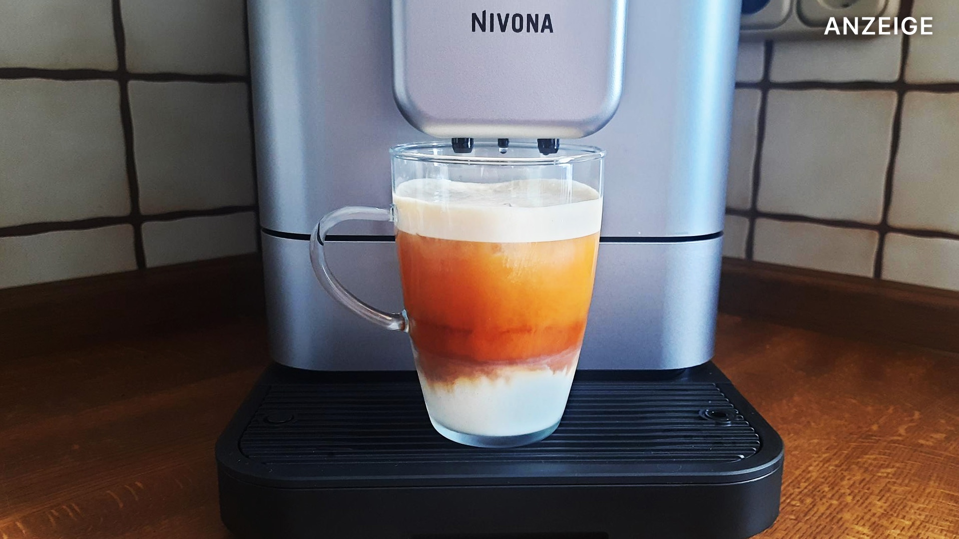 Nitro Kaffee - Cooler Kaskadeneffekt und köstlicher Kaffee dank der Nivona Nivo 8117! [Anzeige]