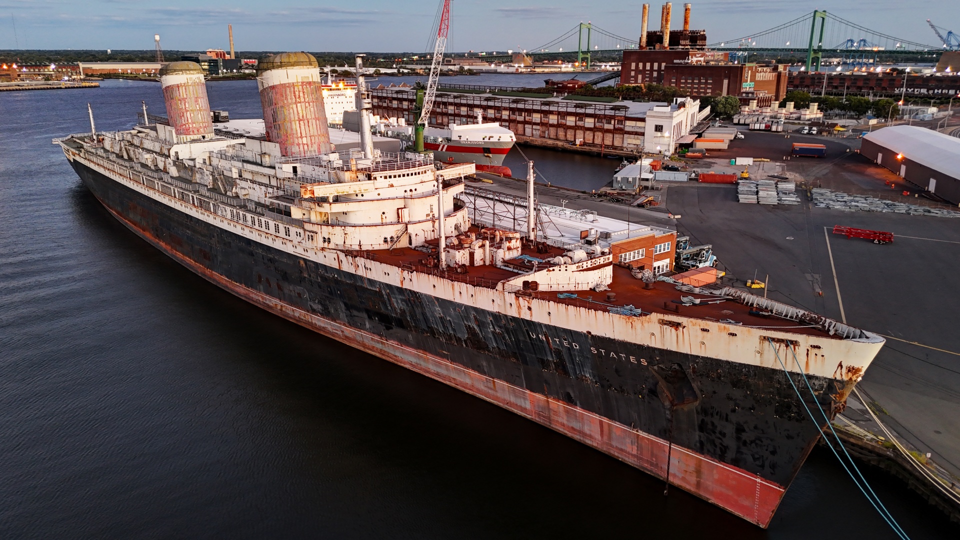 Der schnellste Ozeanliner aller Zeiten wird zum größten künstlichen Korallenriff der Erde