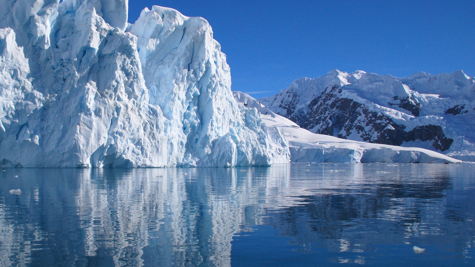 News: Megakontruktionen - Klingt nach Science-Fiction, ist aber real: 80-km-Mauer unter Wasser soll riesigen Gletscher vorerst retten
