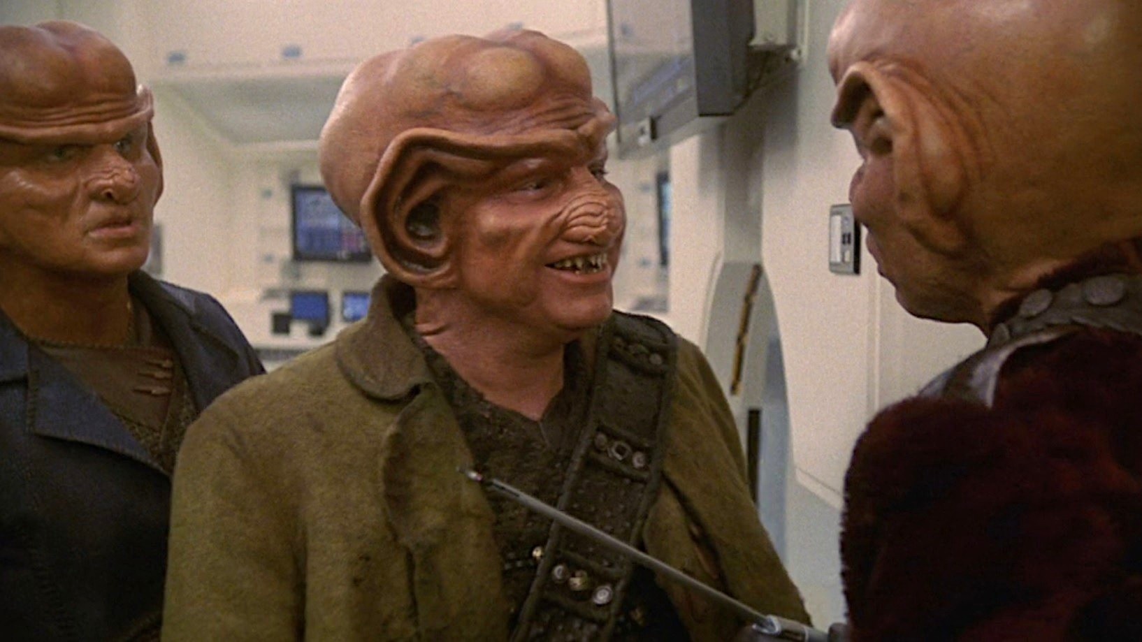 News: Star Trek - »Die Ferengi-Bibel«: Fan macht sich einen Haufen Arbeit und wird zum Held der Community