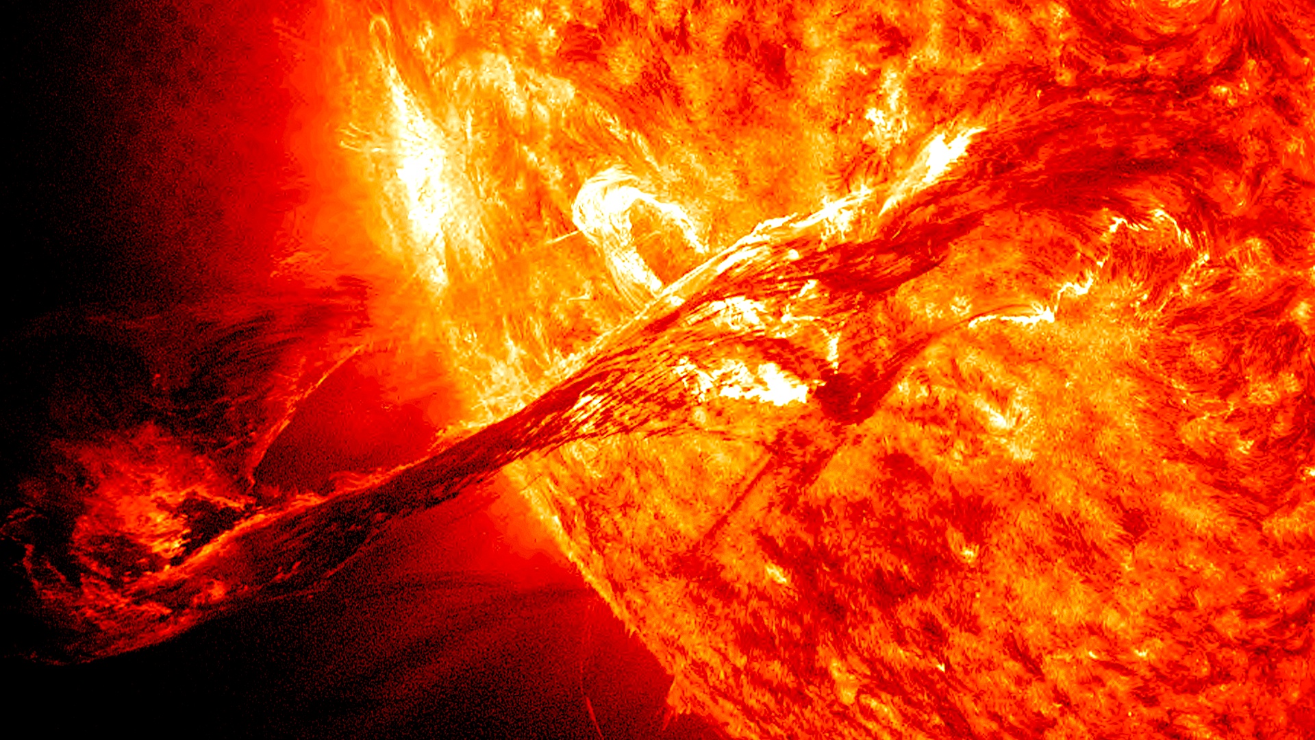 Astronomie - Forscher entdecken formwandelnden Plasmoiden in Sonneneruption