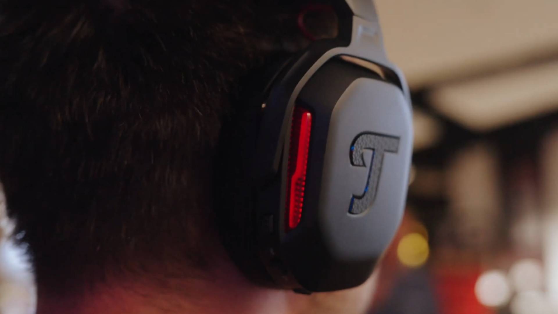 Teufel stellt das neue, kabellose Cage Pro Gaming-Headset vor