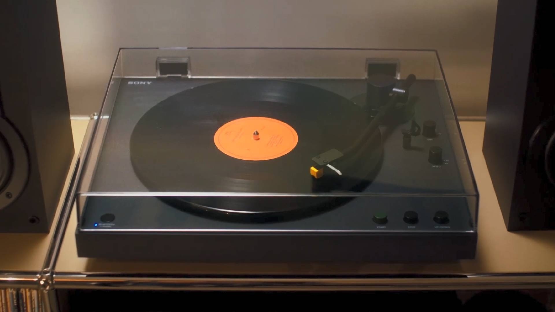 Video: Vinyl wird wieder immer beliebter und Sony bringt einen neuen Plattenspieler für Einsteiger und Liebhaber
