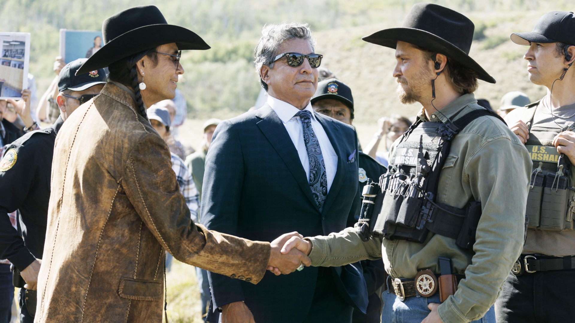 Video: Marshals: A Yellowstone Story - Im neuen Spin-Off der beliebten Westernserie schlägt sich Dutton-Sprössling Kayce auf die Seite der Gesetzeshüter