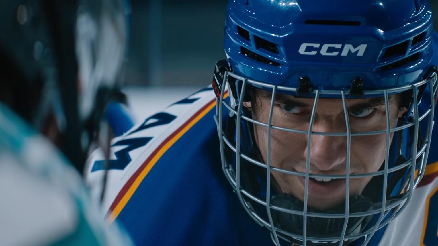 Video: Maxton Hall trifft Heated Rivalry: Im Mai 2026 erscheint mit Off Campus die nächste Bestseller-Verfilmung bei Prime Video