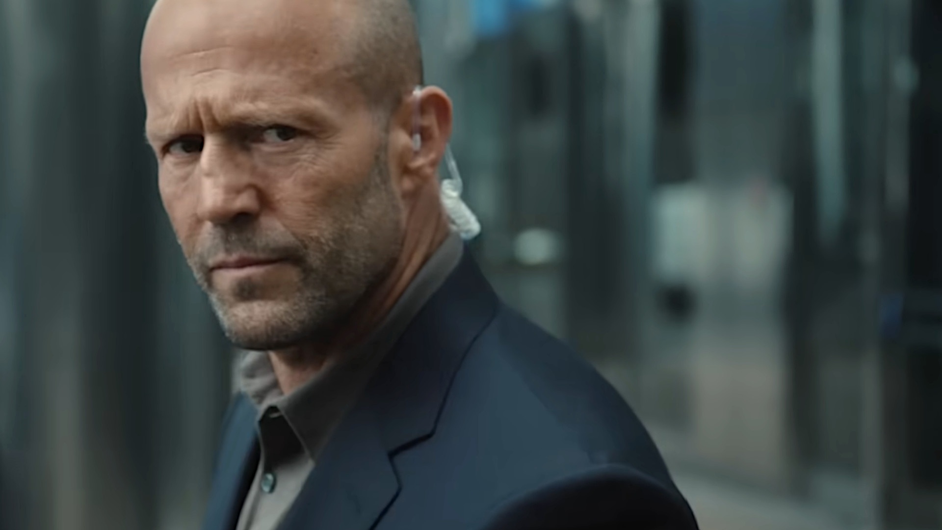 Video: In Mutiny muss Jason Statham seine Unschuld beweisen – und das macht er natürlich mit Fäusten