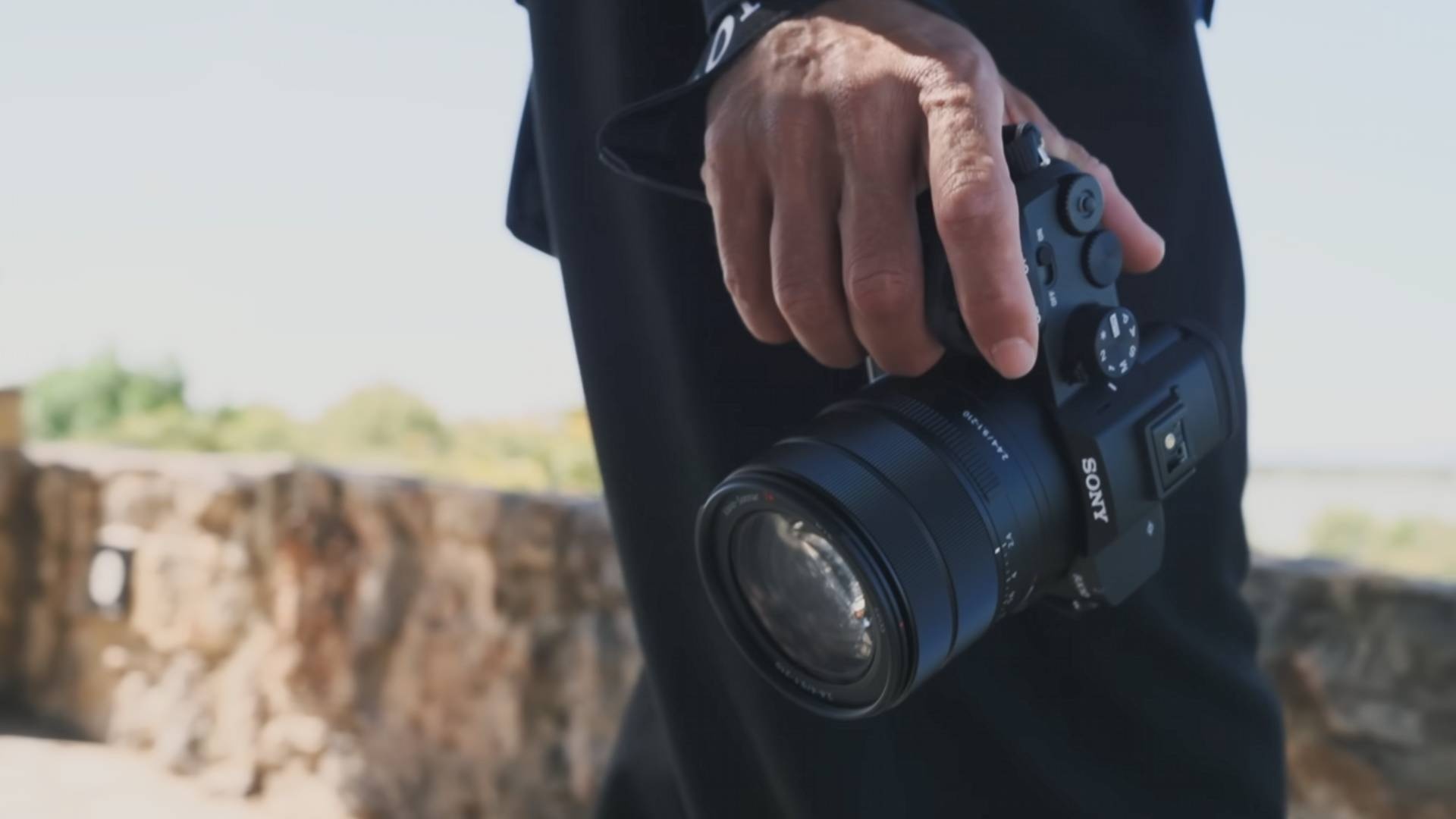 Video: Sony RX10 V: Das ist die neue Superzom-Kamera