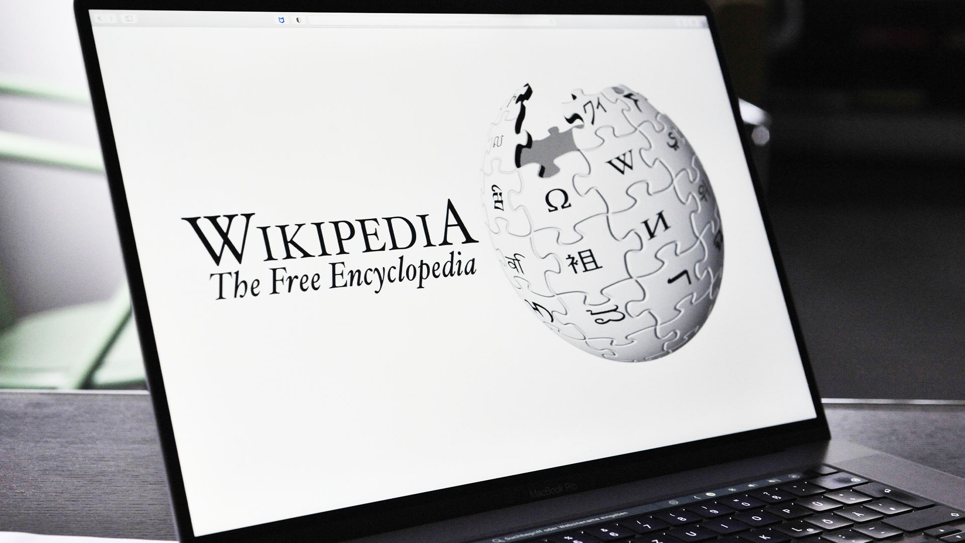 Wikipedia - »Von Menschen für Menschen«: Wikipedia hat nach monatelanger Debatte entschieden, in welchen Ausnahmen sie KI erlauben