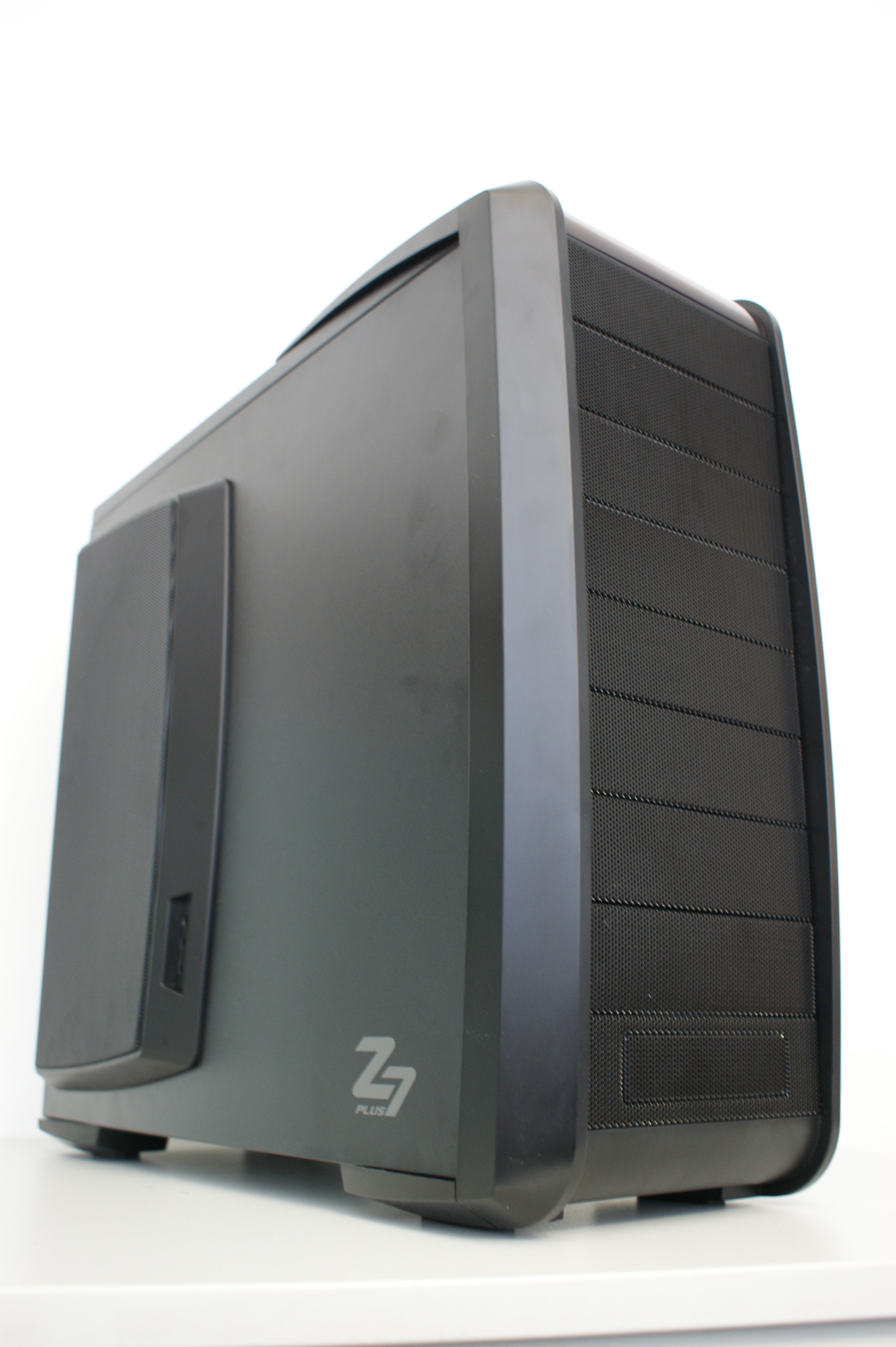 Zalman Z7 Plus - Test: Midi-Gehäuse mit guter Belüftung