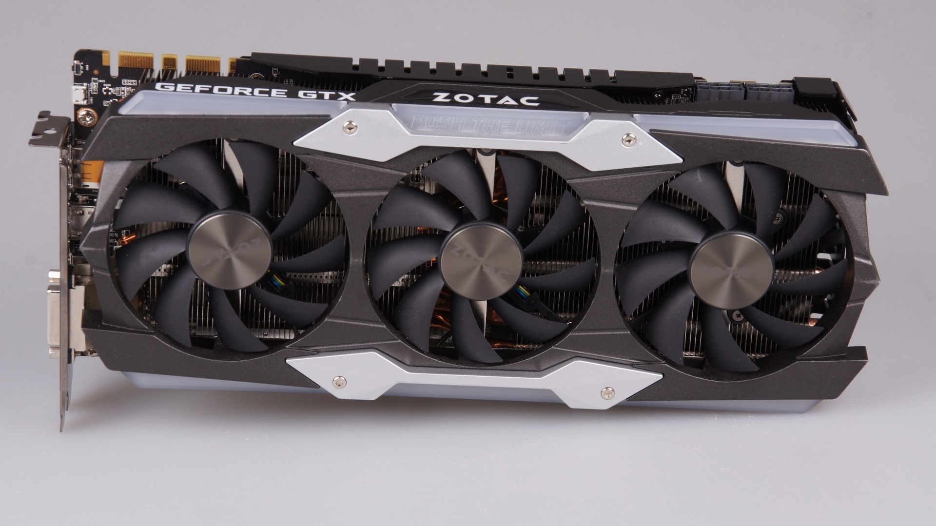 Zotac GTX 1080 Ti AMP Extreme im Test - Extrem schnell, aber auch