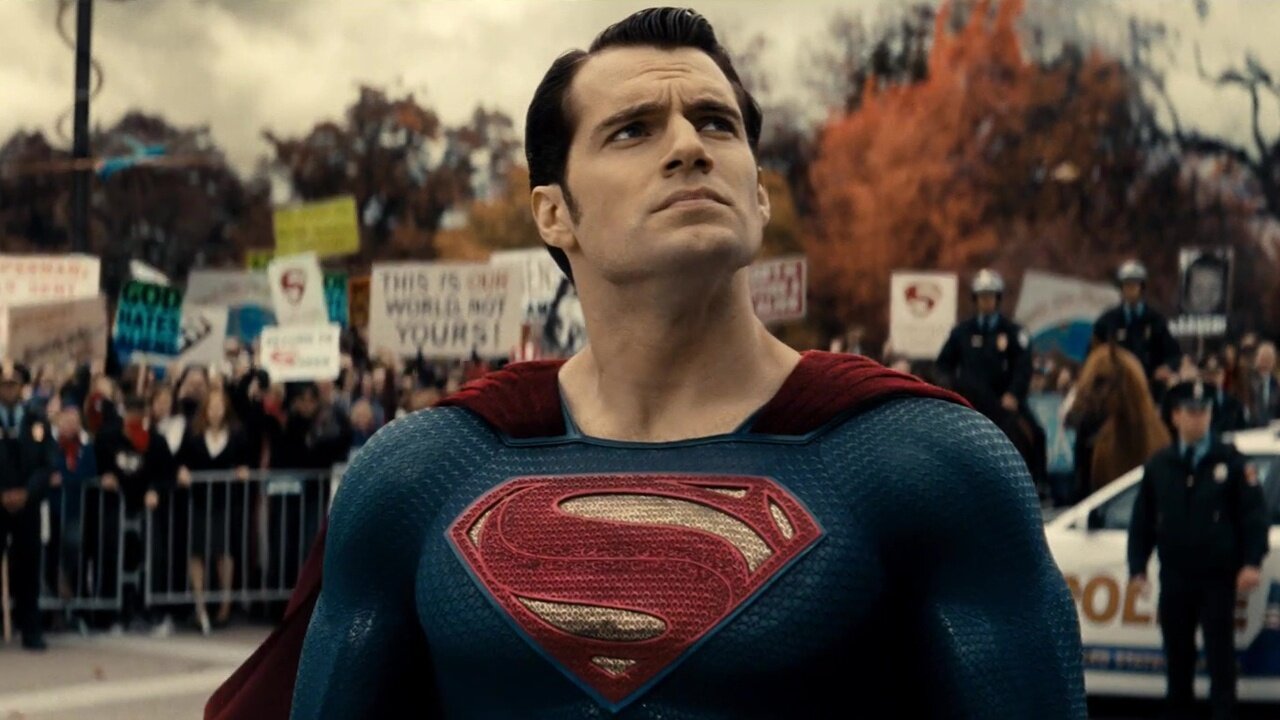 Batman v Superman: Dawn of Justice - Neuer Trailer zum DC-Superhelden-Treffen