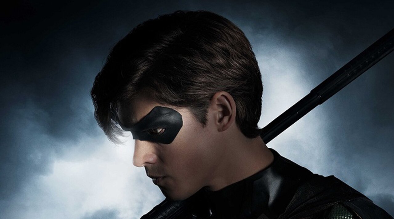 Titans - ComicCon-Trailer stellt die düstere DC-Serie mit Brenton Thwaites vor