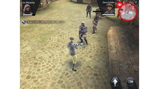 Assassin’s Creed IdentityGute Offensive, schwache Defensive. Wir haben gerade unseren dritten Treffer in Folge gelandet, während ein herbeigerufener NPC-Kollege eine Bombe zwischen die Beine einer Wache geworfen hat.