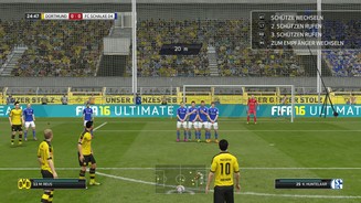 FIFA 16Bei Freistößen können diesmal drei potenzielle Schützen am Ball stehen – so ist die eine oder andere Schussvariante möglich.