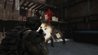 Ghost Recon: Future SoldierPraktisch: Vorab markierte Feinde sind auch durch Hindernisse hindurch sichtbar.