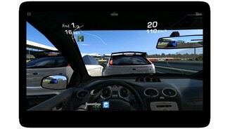 Real Racing 3... oder das Schadensmodell. Hier reißt durch die Kollision mit dem Vordermann die Windschutzscheibe.