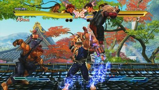 Street Fighter X TekkenMit einer Launcher-Attacke befördert ihr einen Gegner in die Luft. Danach wechselt ihr euren Sidekick ein, um den Gegner in der Luft zu halten.
