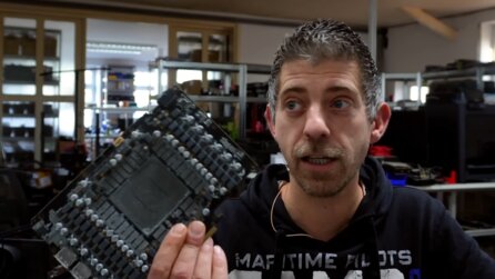 Tech-Experte öffnet vermeintliche RTX 5090 zur Reparatur und sieht statt High-End-Grafikkarte nur eine leere Hülle vor sich