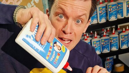 Den legendären weißen Bastelkleber aus Art Attack gab es nie bei uns: Beni Weber wollte 10.000 Flaschen in die Läden stellen, doch scheiterte an Toys R Us