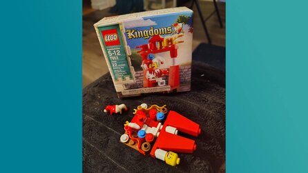 LEGO-Fan bastelt Millennium Falken aus einem Mittelalterset mit nur 22 Teilen und man kann das Raumschiff tatsächlich erkennen